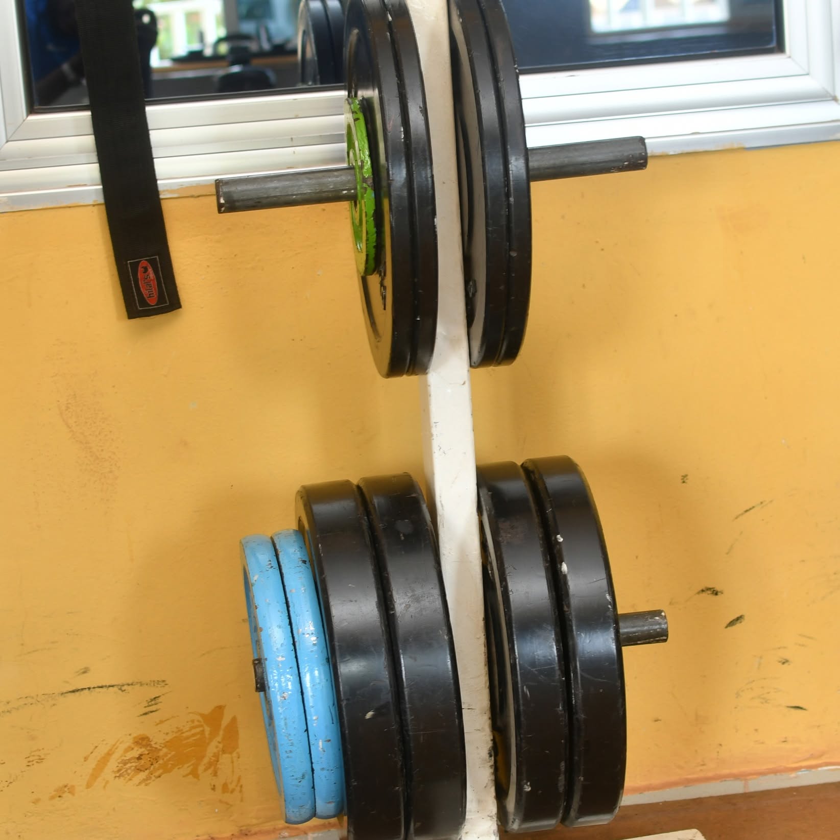 Racks de disques, murs jaunes du plateau CFC