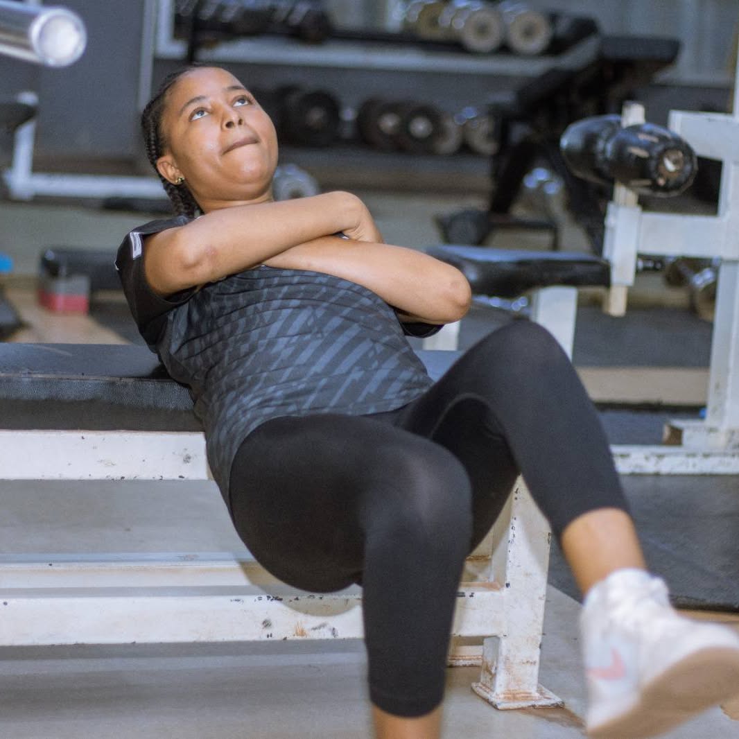 Séance d'entraînement au Centre Fitness chez Cissé, Cissin