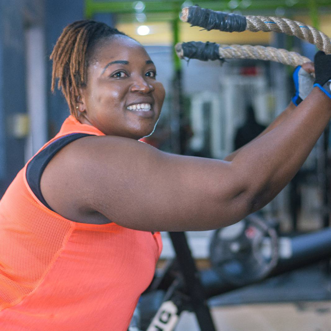 Séance d'entraînement au Centre Fitness chez Cissé, Cissin