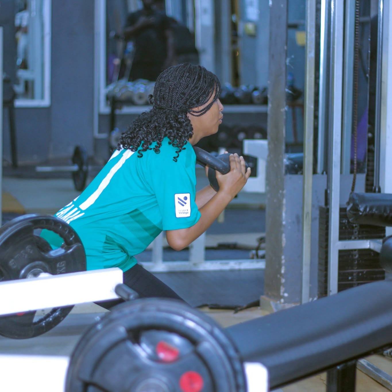 Séance d'entraînement au Centre Fitness chez Cissé, Cissin