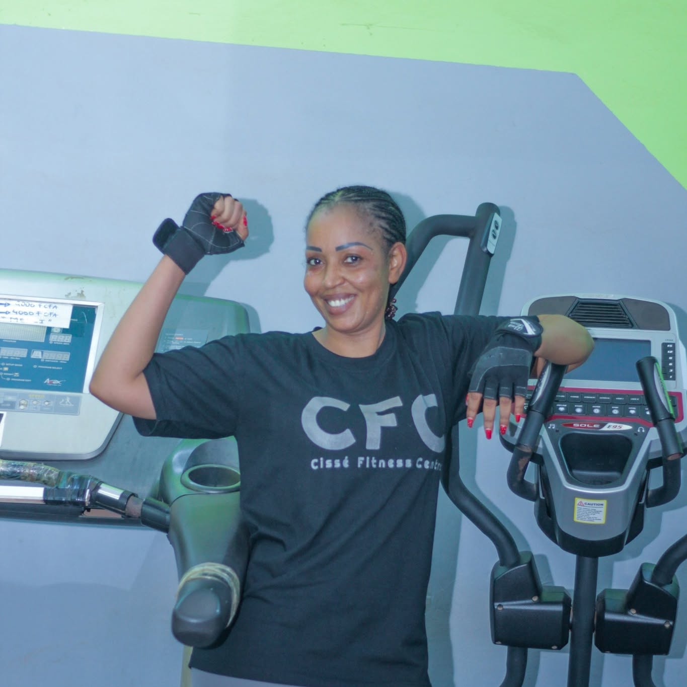 Séance d'entraînement au Centre Fitness chez Cissé, Cissin