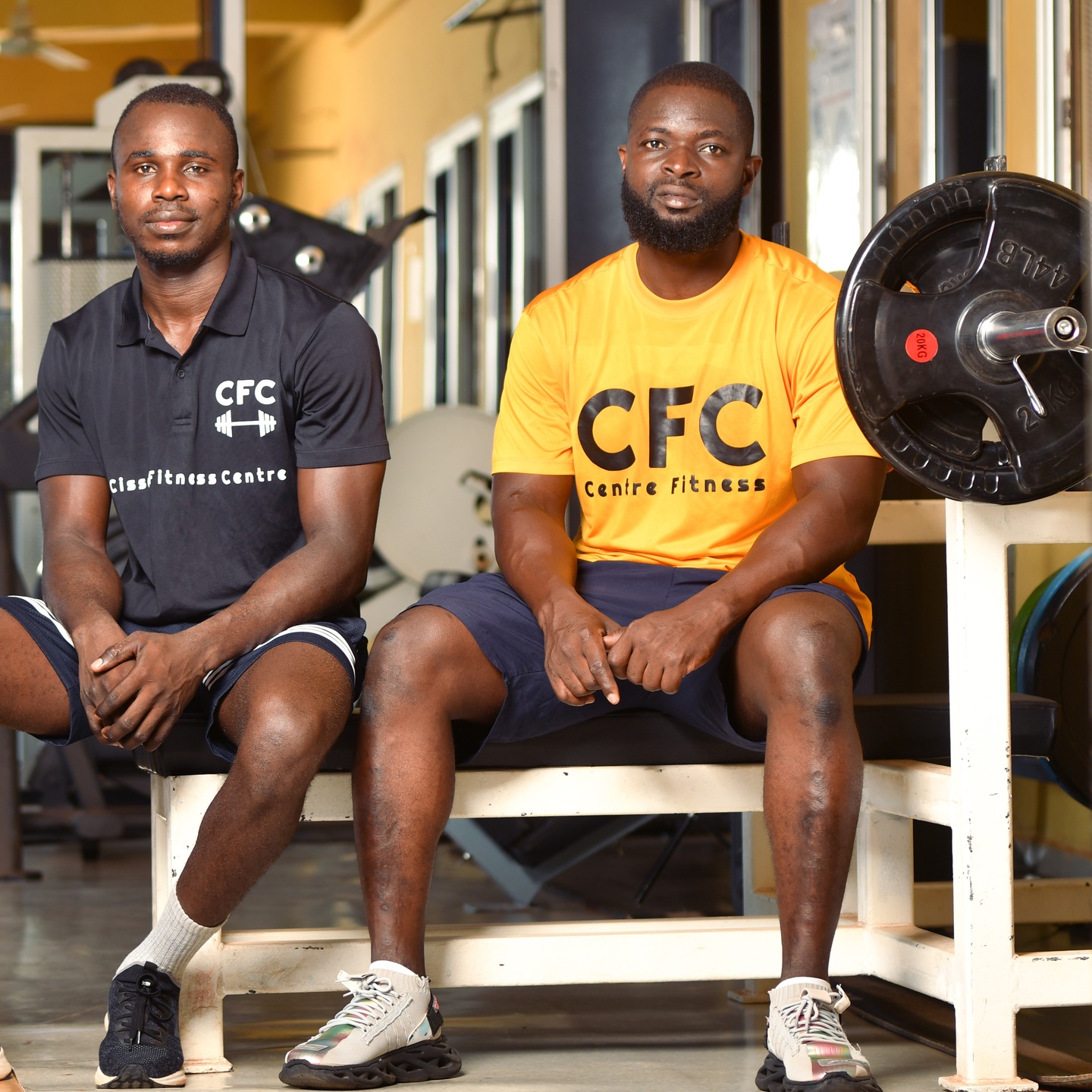 Séance d'entraînement au Centre Fitness chez Cissé, Cissin