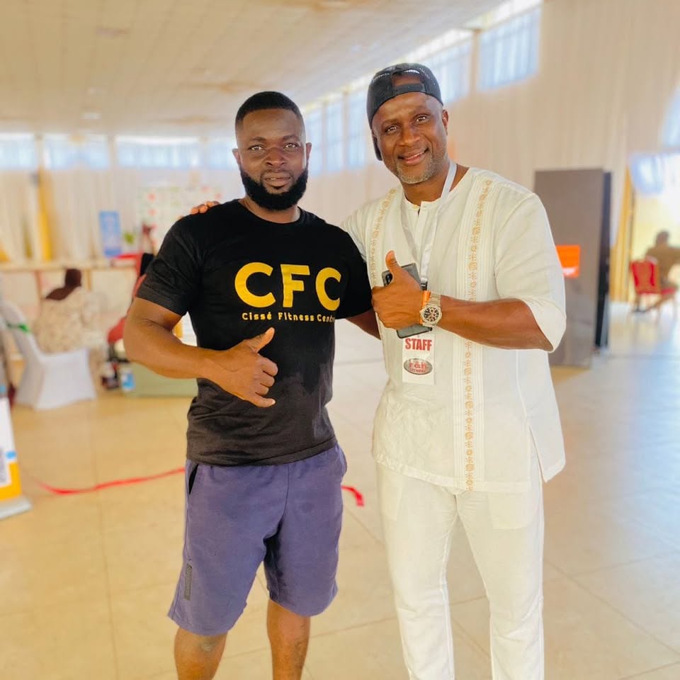 Séance d'entraînement au Centre Fitness chez Cissé, Cissin