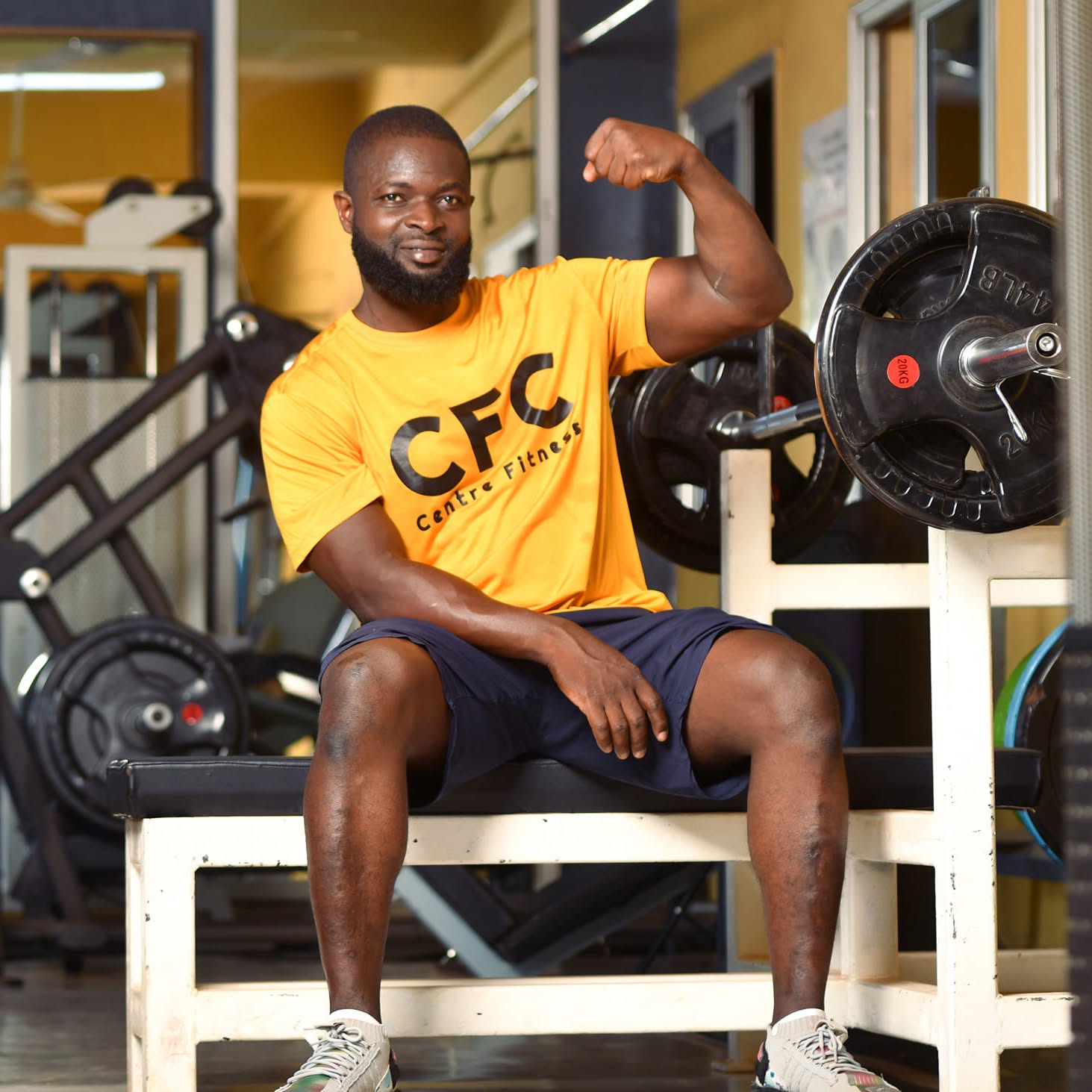 Séance d'entraînement au Centre Fitness chez Cissé, Cissin