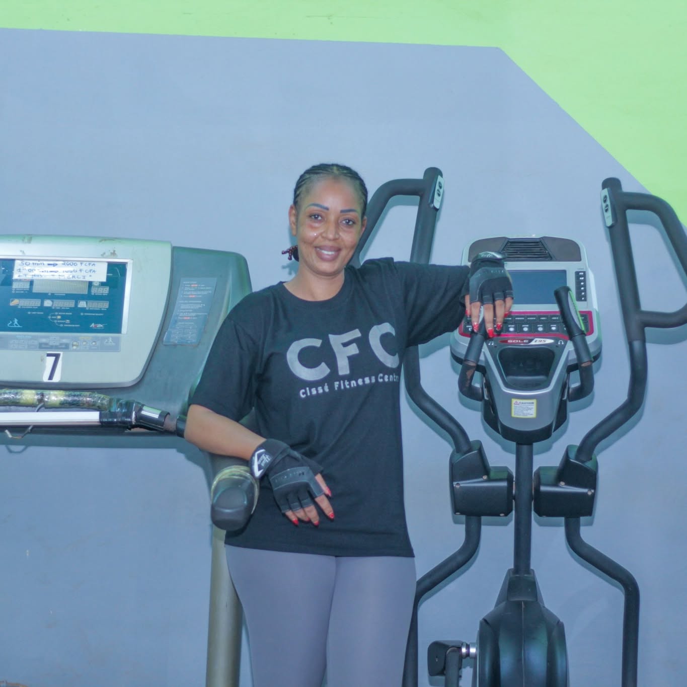 Séance d'entraînement au Centre Fitness chez Cissé, Cissin