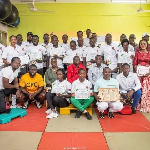 Séance d'entraînement au Centre Fitness chez Cissé, Cissin