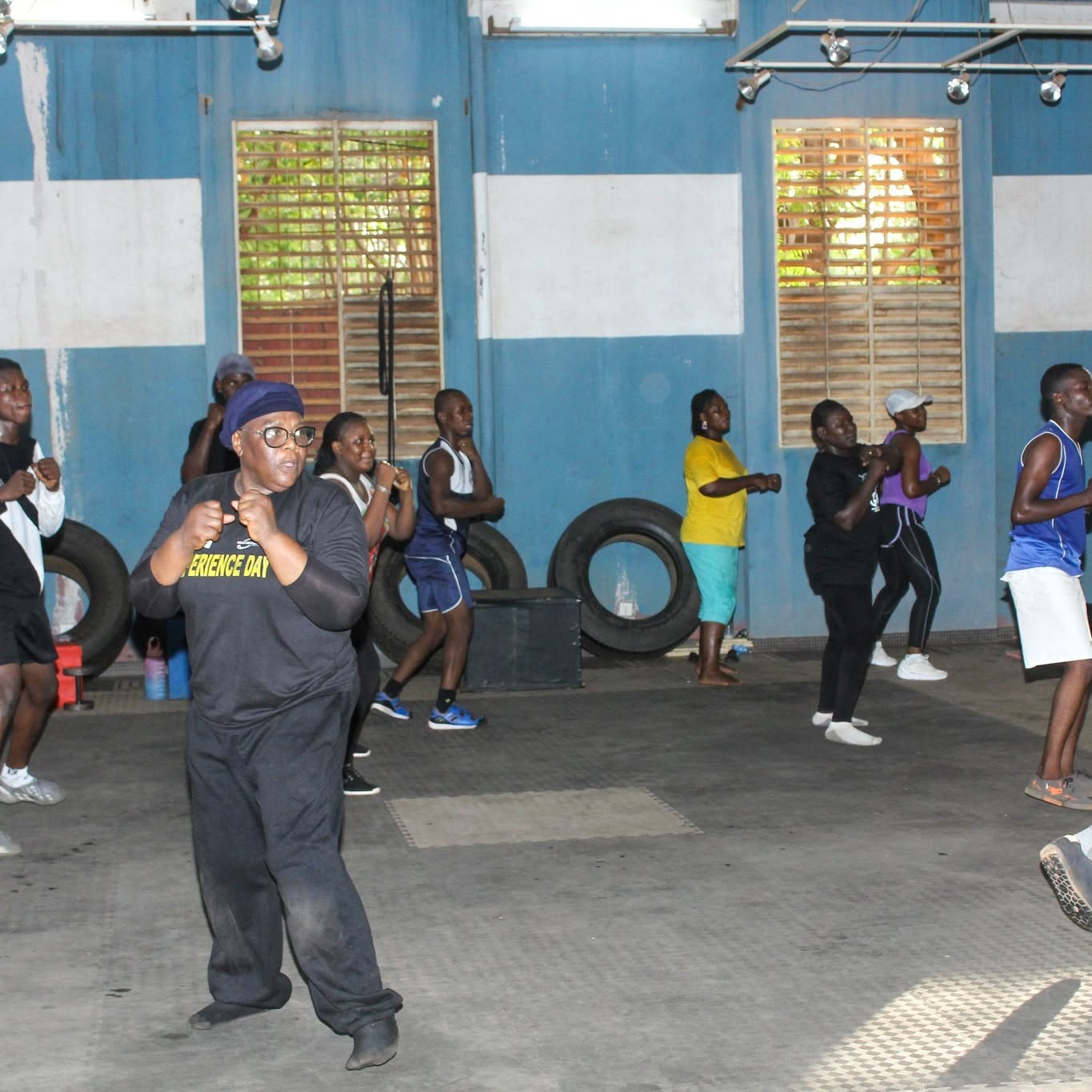 Cours collectif au Lycée Bogodogo, Centre Fitness chez Cissé