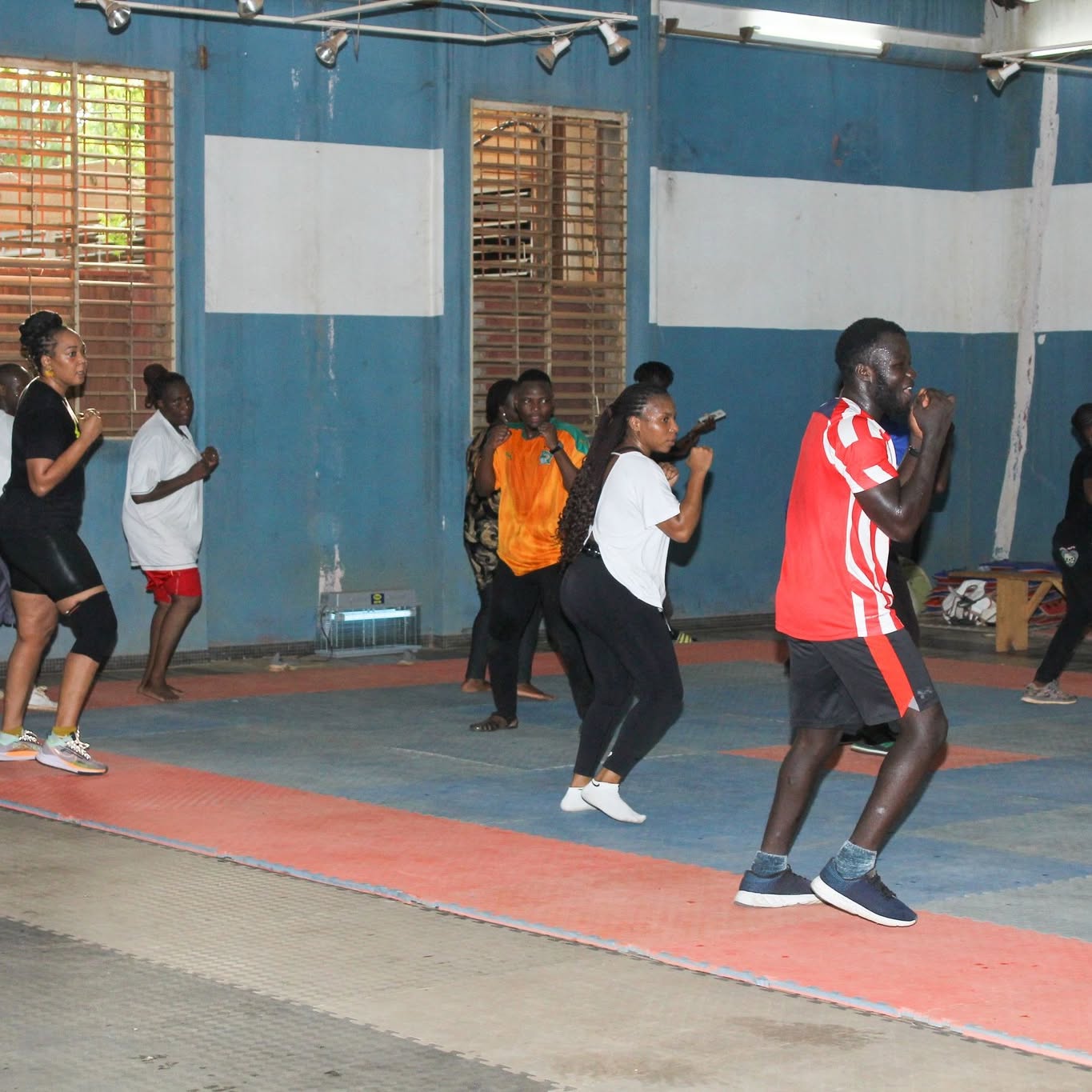 Cours collectif au Lycée Bogodogo, Centre Fitness chez Cissé