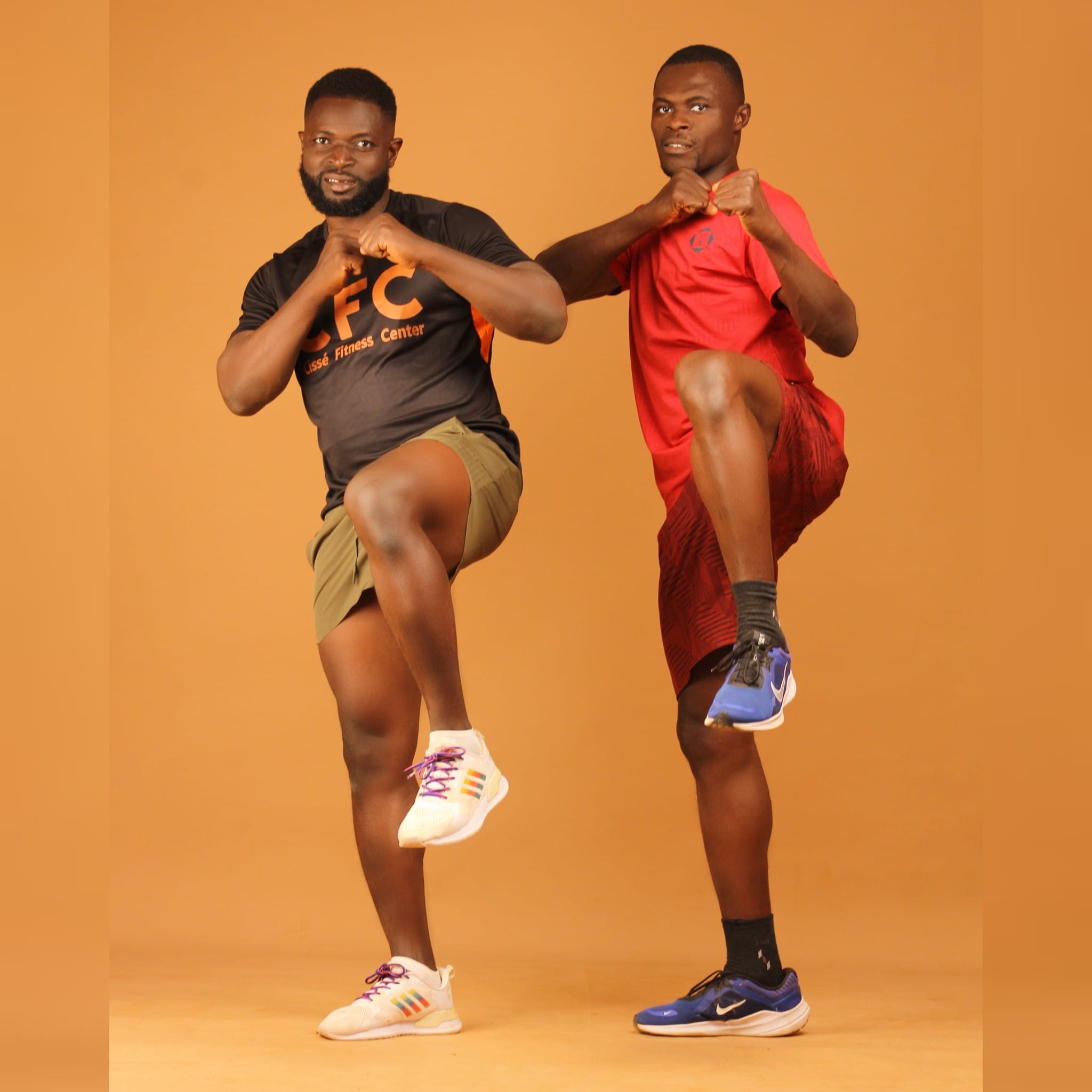 Séance d'entraînement au Centre Fitness chez Cissé, Cissin